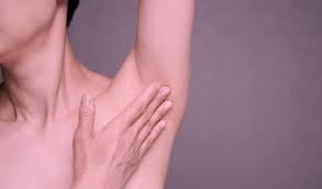 Nódulo não doloroso na axila